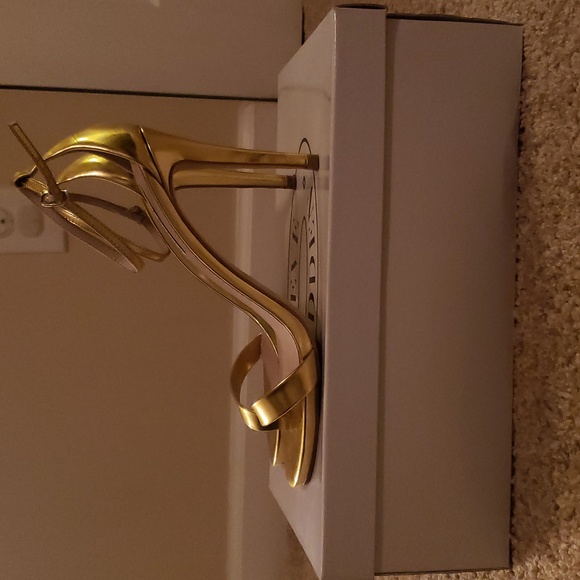 Steve Madden Stecy in Gold Size 9 - Picture 2 of 4